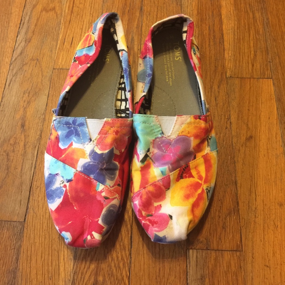 Toms