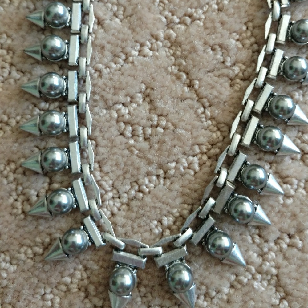 Gray pearls and Silver Spike necklace