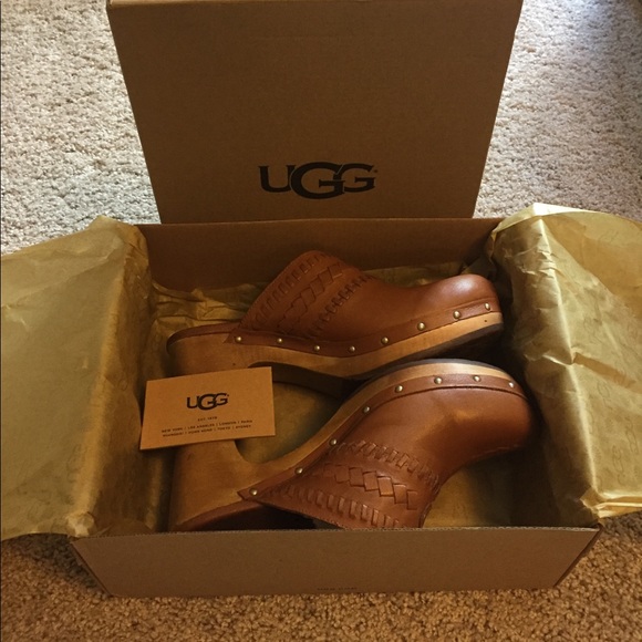 😌SOLD😌💕sale💕Ugg leather clogs - Picture 3 of 8