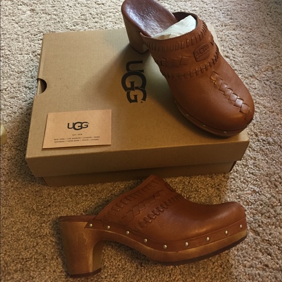 😌SOLD😌💕sale💕Ugg leather clogs - Picture 2 of 8