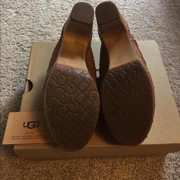 😌SOLD😌💕sale💕Ugg leather clogs - Picture 4 of 8