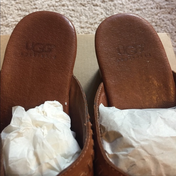 😌SOLD😌💕sale💕Ugg leather clogs - Picture 7 of 8