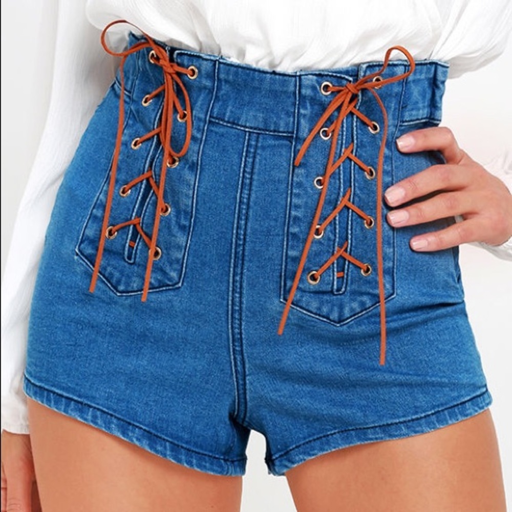SOMEDAYS LOVIN' JERRY WASH LACE-UP DENIM SHORTS