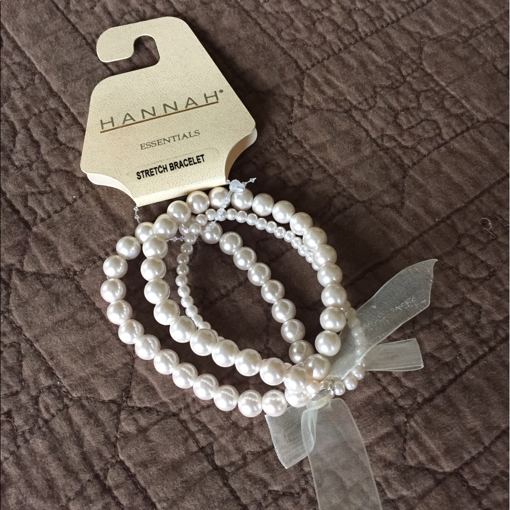 3 strand pearl stretch bracelet