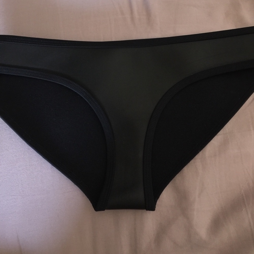 Triangl bikini bottoms in black