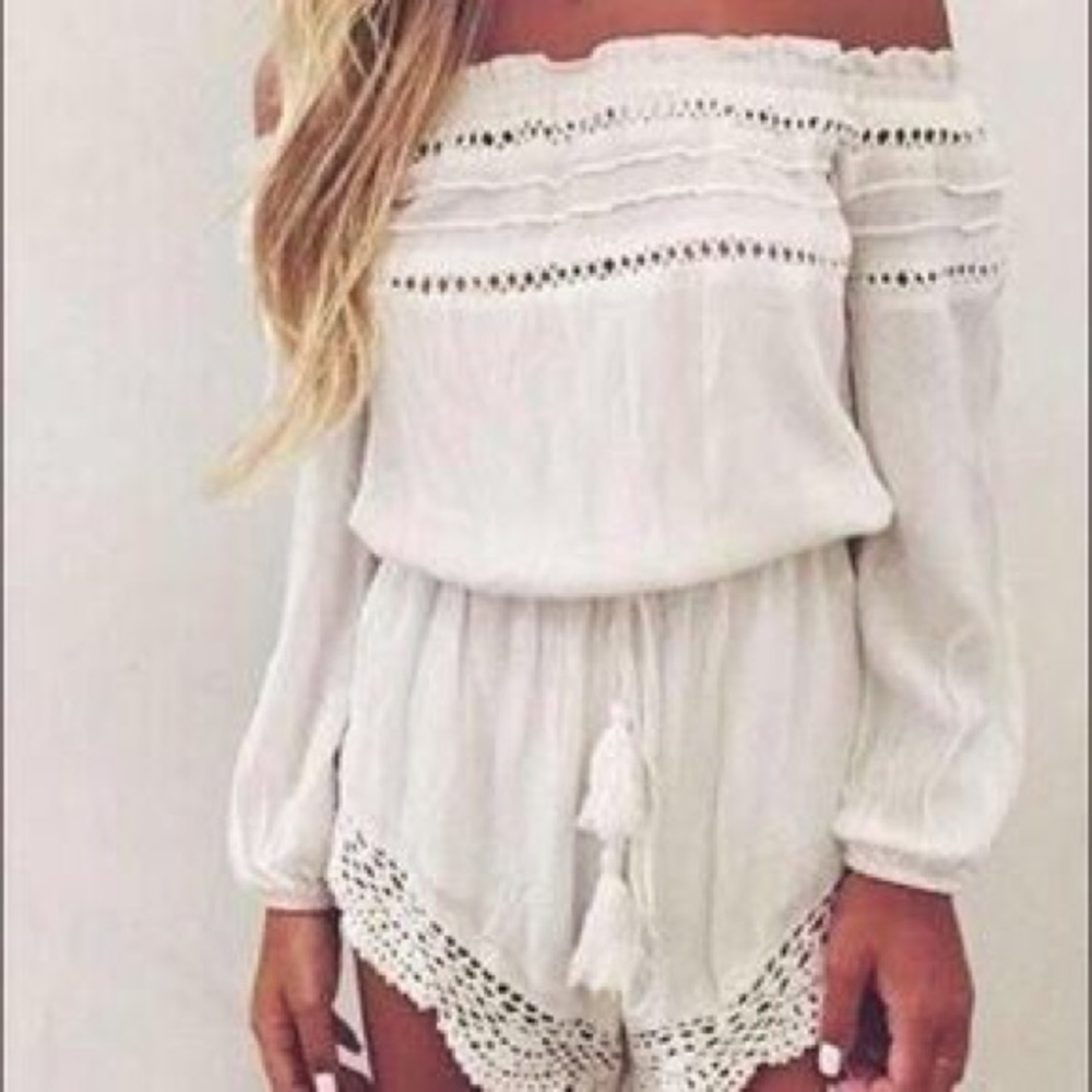 🌴Rumor Boutique Off-The-Shoulder Romper🌴