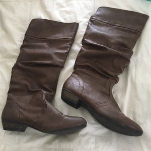 Faux leather mid-calf slouch boots