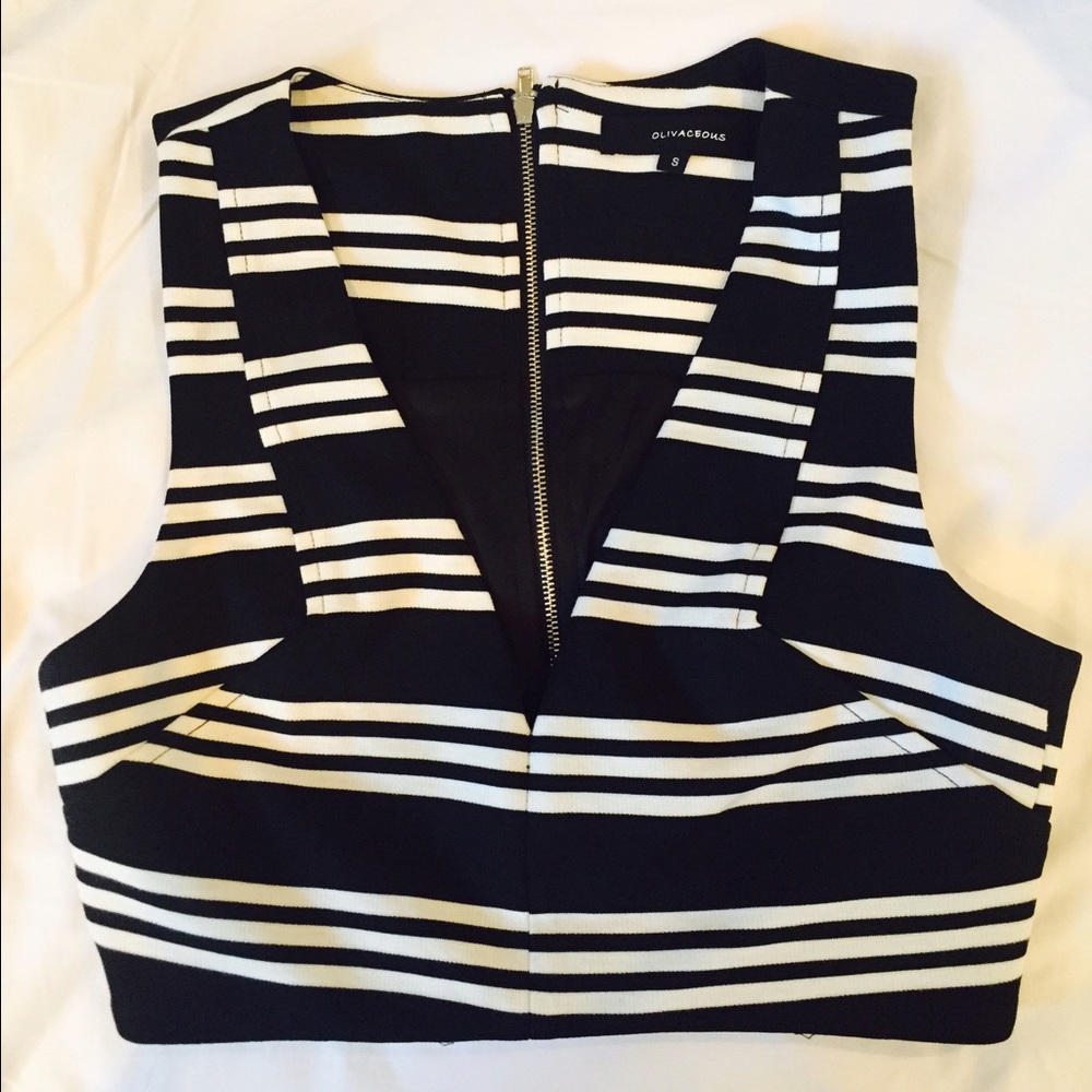 Olivaceous small crop top