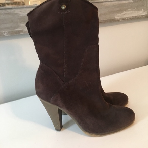 Brown heeled boots, Size 7 - Picture 2 of 3