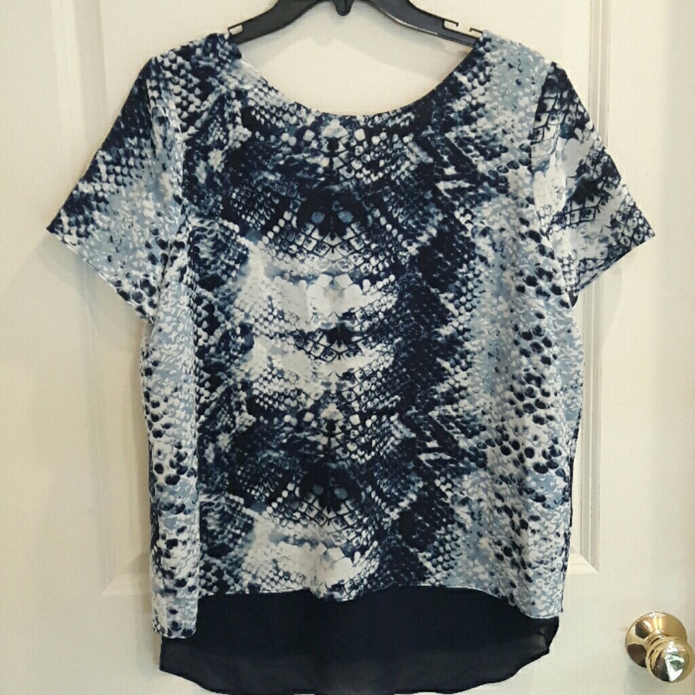 Cooper & Ella navy multi layer blouse sz L