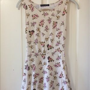Brandy Melville floral open back dress