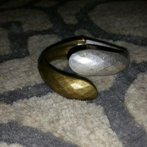 💟 Premire designs sliver gold bracelet