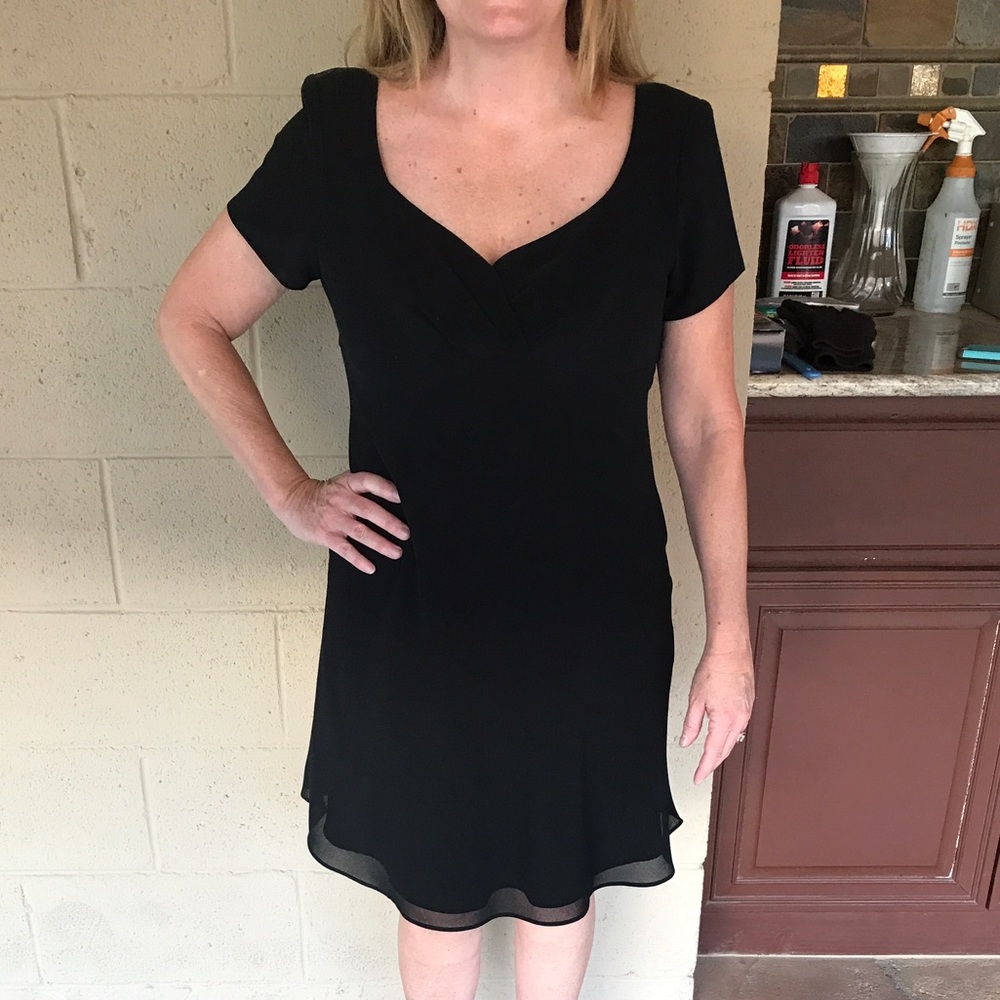 Short sleeve black dress