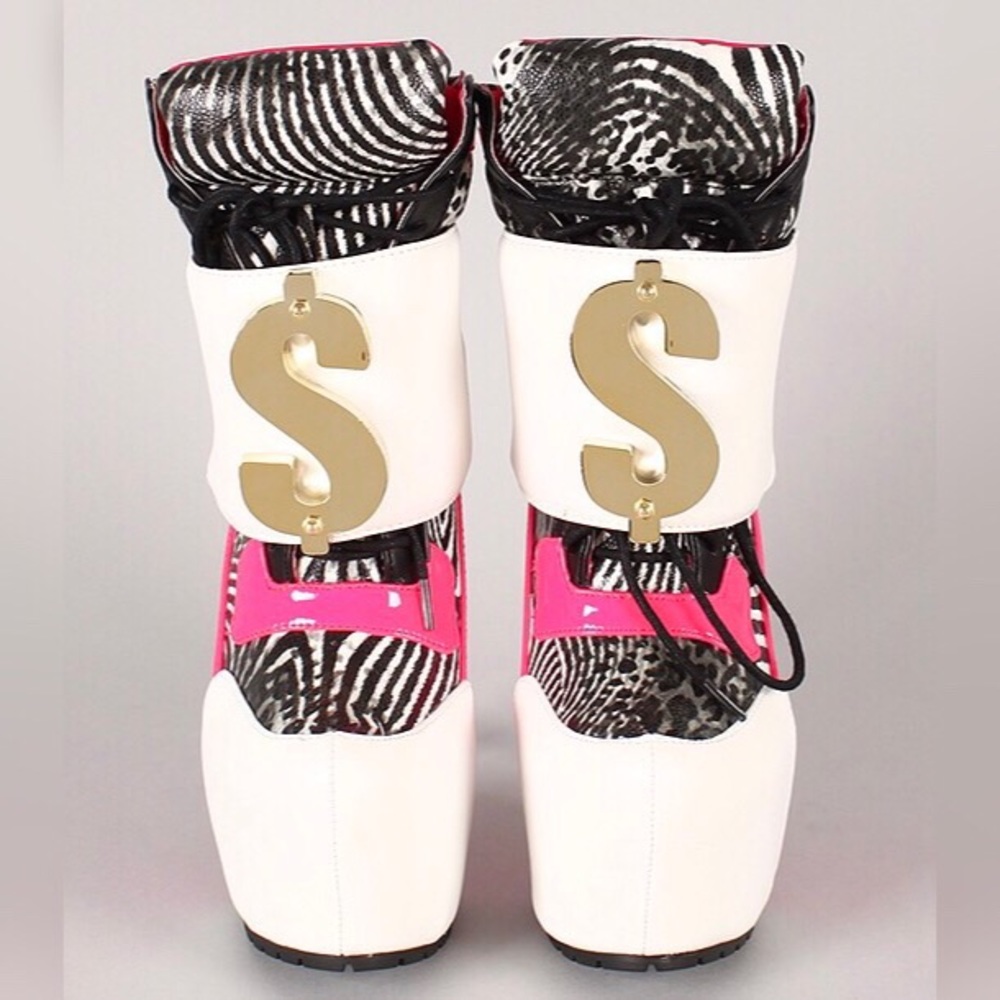 *ISO* Privileged Nevan Dollar Sign size 7 or 7.5