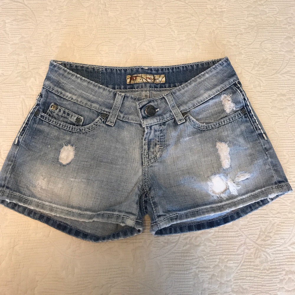 Junior denim shorts