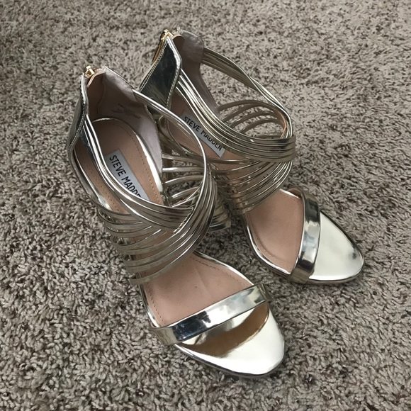 ✨3 for $30 ✨Steven Madden Fabolous Metallic Sandal - Picture 2 of 4