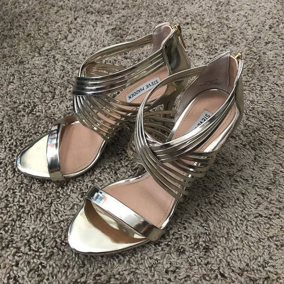 ✨3 for $30 ✨Steven Madden Fabolous Metallic Sandal - Picture 3 of 4