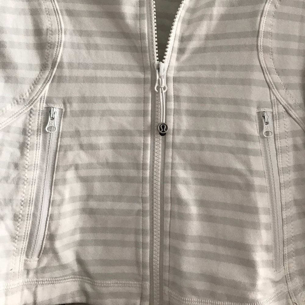 Lululemon Jacket - Picture 3 of 4