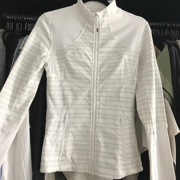 Lululemon Jacket - Picture 2 of 4