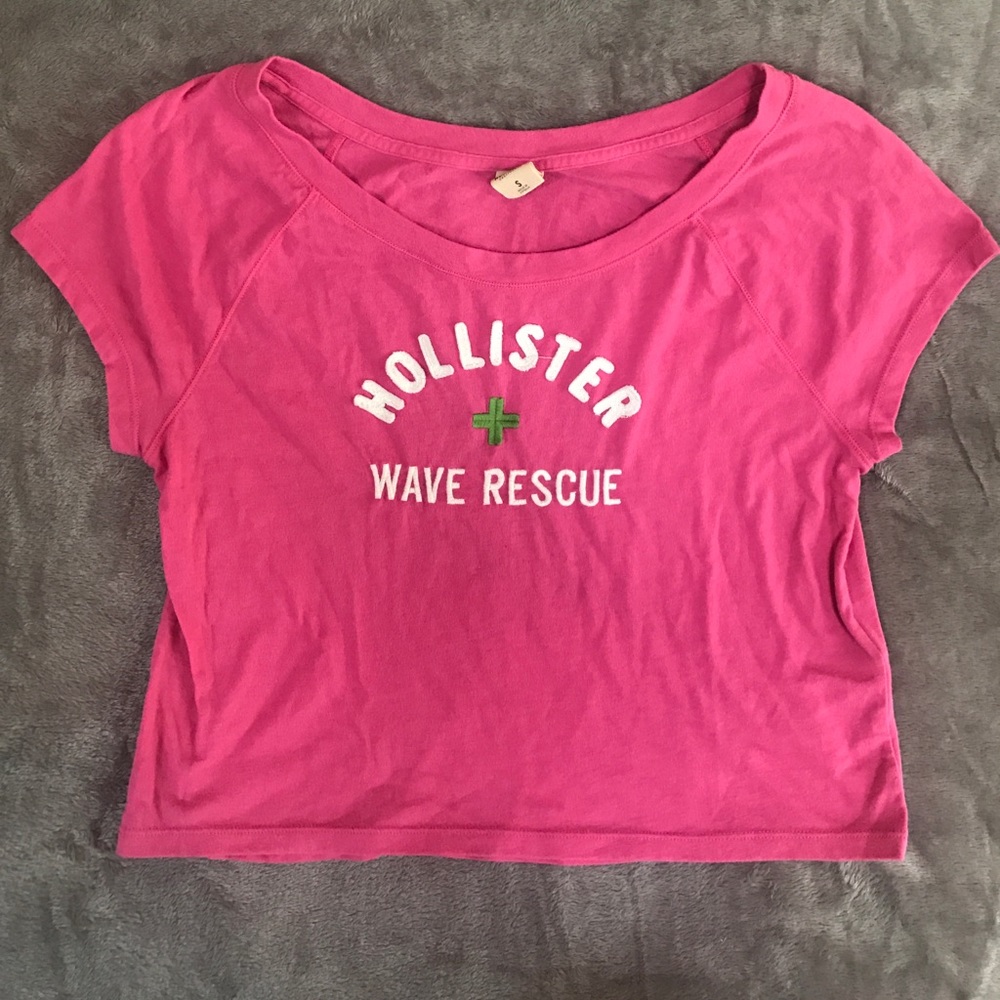 Cropped Hollister T-Shirt