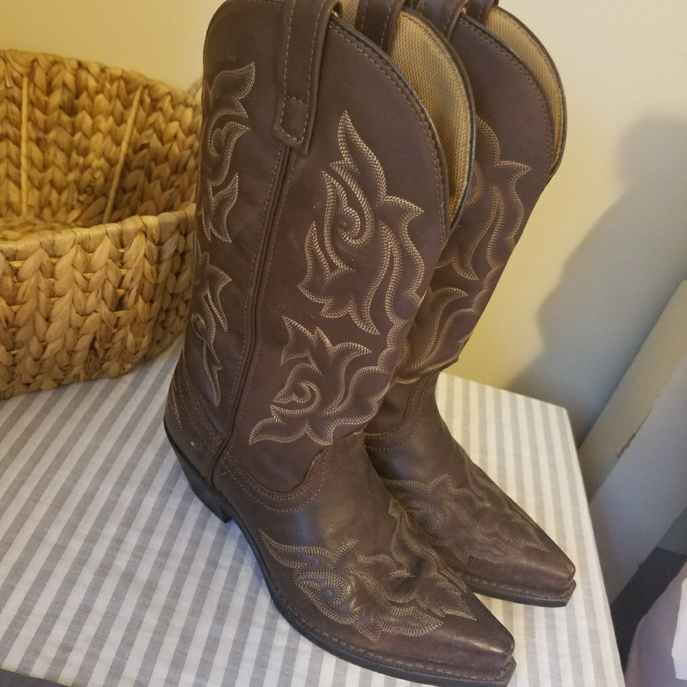 Laredo cowboy boots (like new)