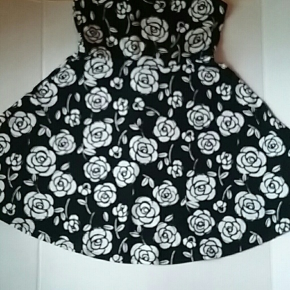 Casual Dress - Picture 2 of 2