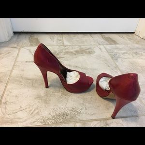 Jessica Simpson "Acadia" Cherry Red
