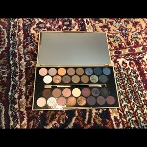 Revolution eyeshadow palette