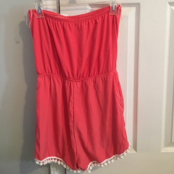 Pink Pom Pom romper - Picture 2 of 2