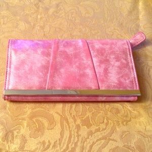 Kenneth Cole Reaction women's wallet 💕😍