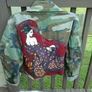 Sold on ig Custom cropped camouflage jacket