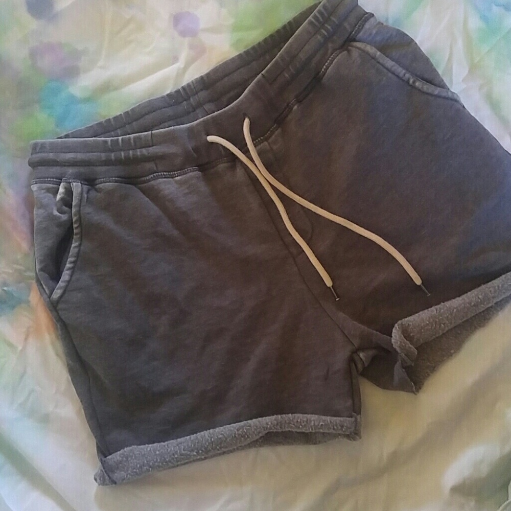 🌻🌻🌻 Forever 21 Cut Offs 🌻🌻🌻