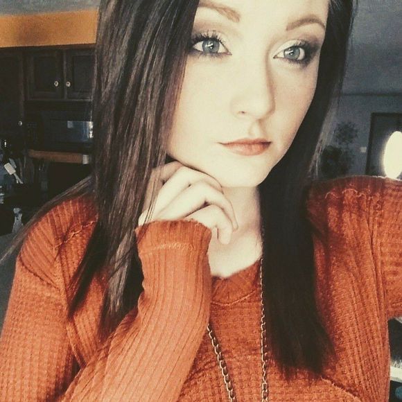 Meet your Posher, Madyson - Picture 1 of 1