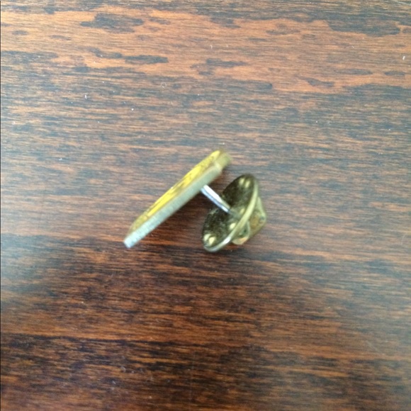 Vintage little league pin - Picture 2 of 4
