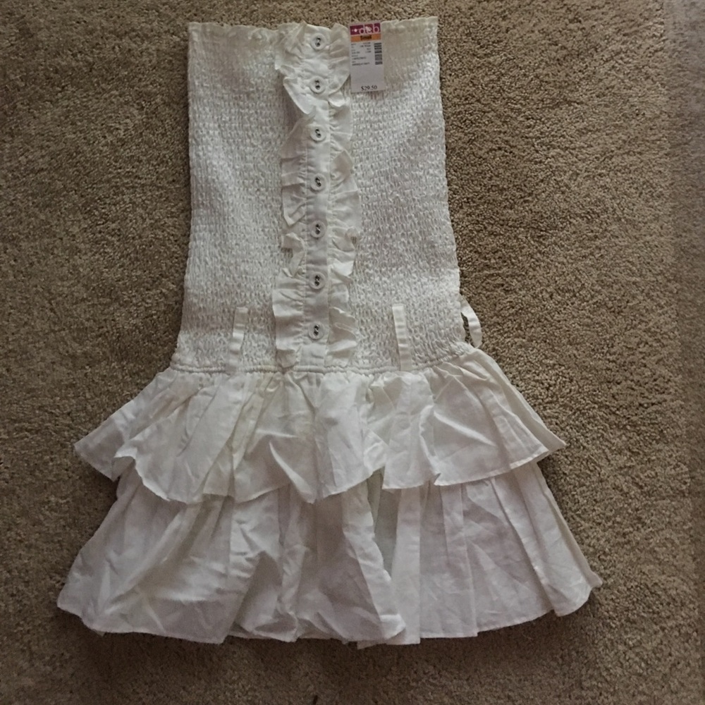 White strapless dress