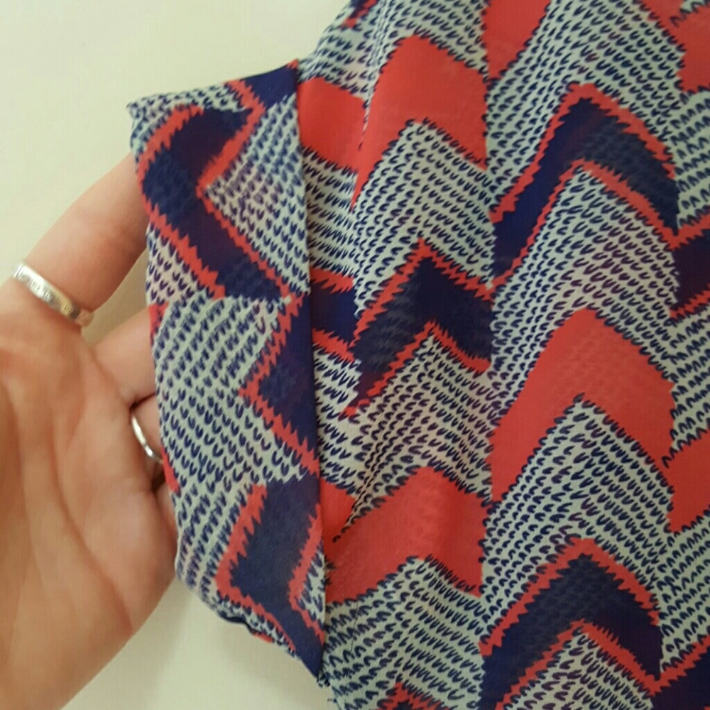 ☆ Fun Crop Top ☆ - Picture 2 of 5