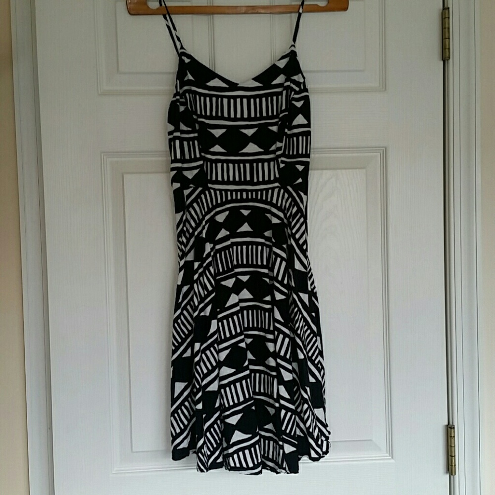 NWOT small black and white old Navy dress!