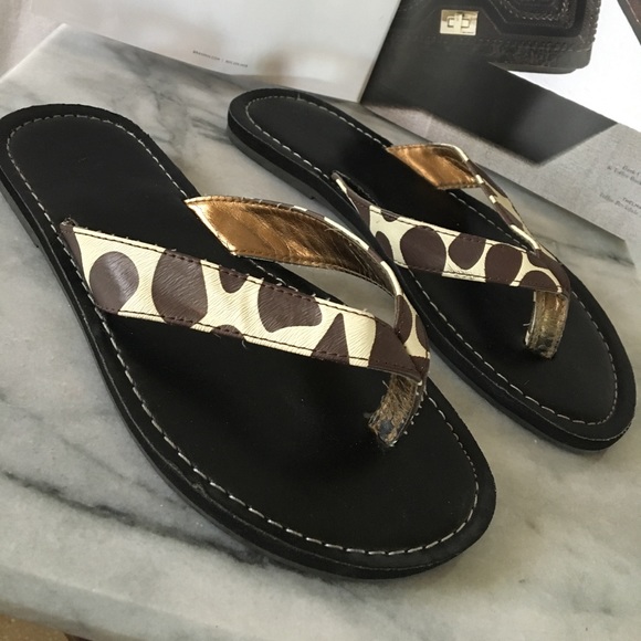 Th0ng sAndAls - Picture 1 of 7