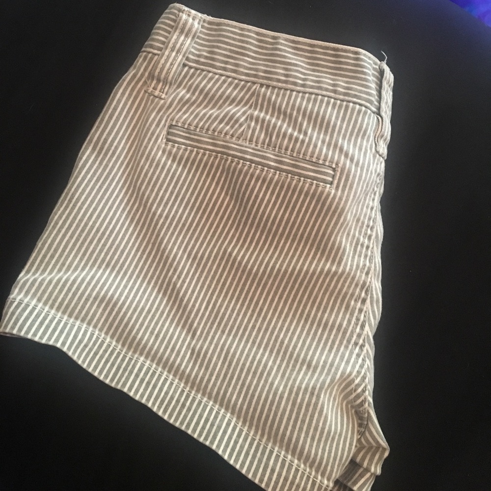 Hurley jean shorts 3" size 1