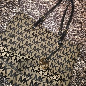 AUTHENTIC Michael Kors bag