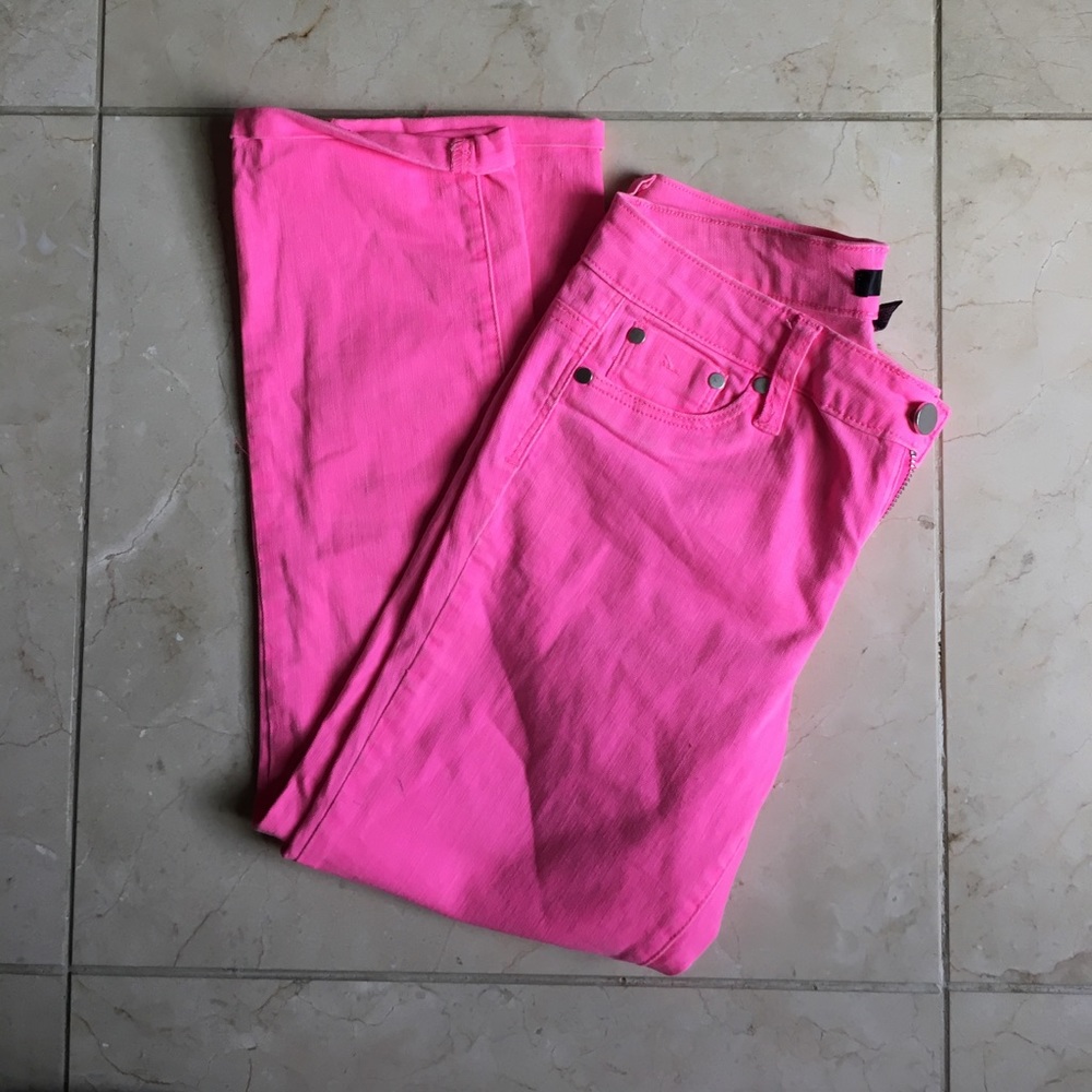 Hot pink cropped summer jeans