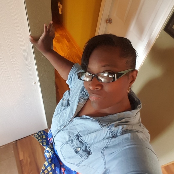 Meet your Posher, Tasha - Picture 1 of 1