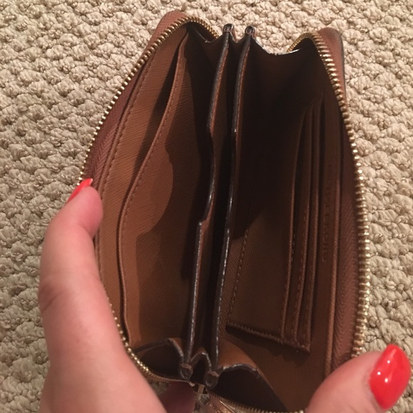 AUTHENTIC Michael Kors wallet - Picture 3 of 3