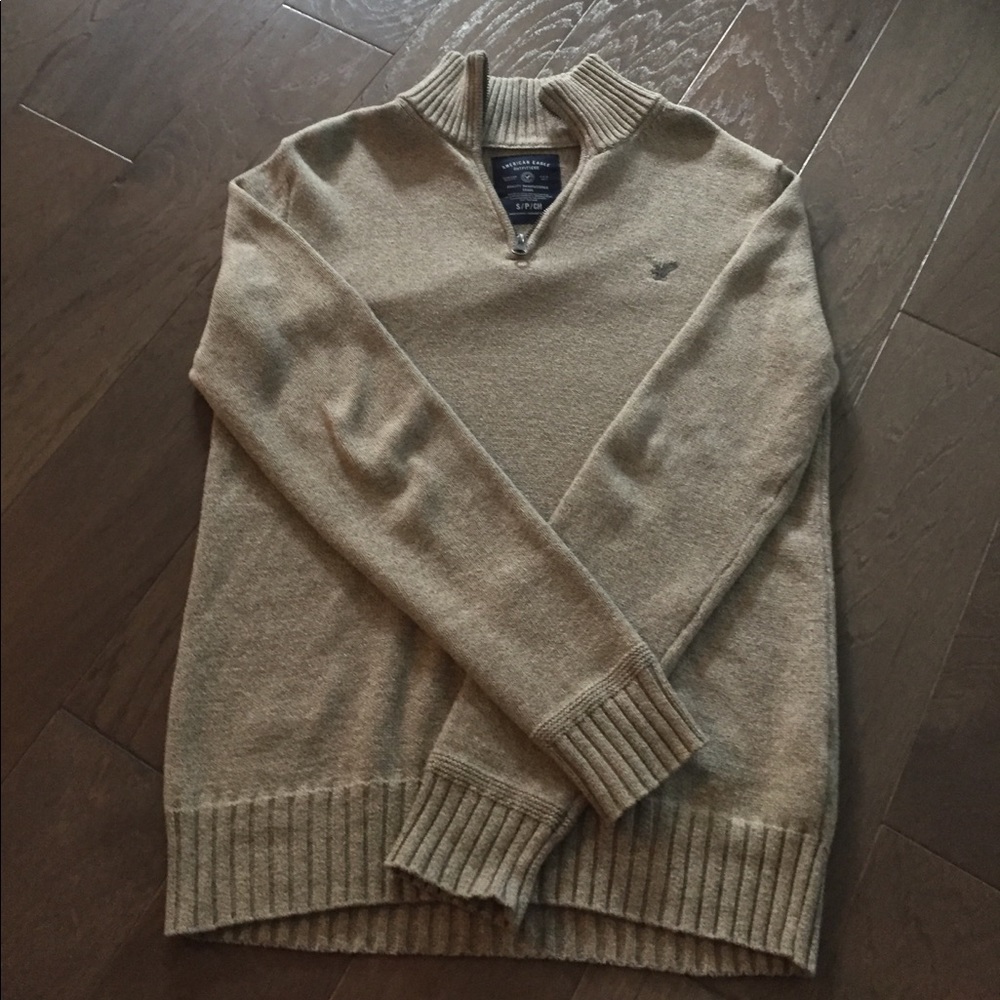 Cream men's quarter zip sweater (American eagle)