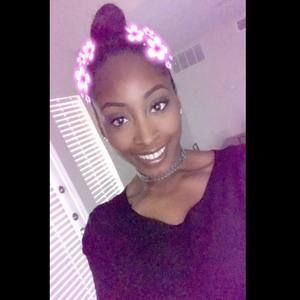 Meet your Posher, Brianna