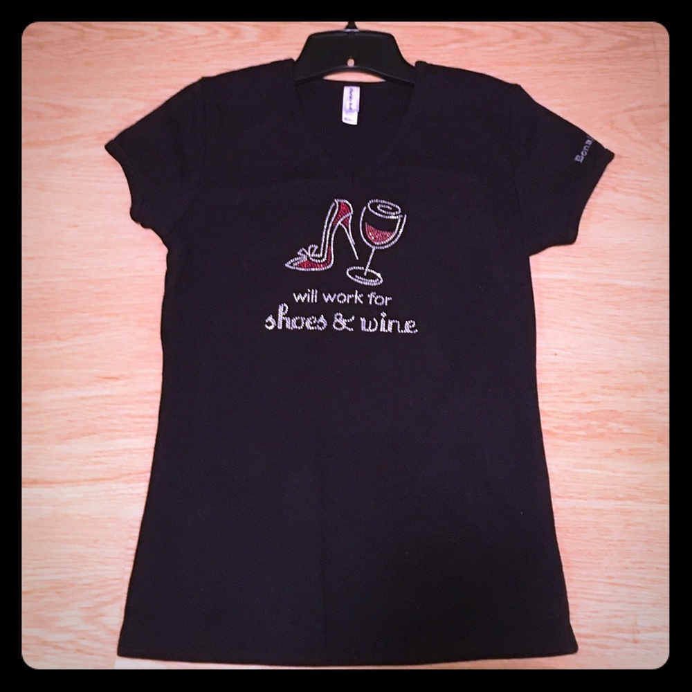 Black v-neck wine & shoes t-shirt - M