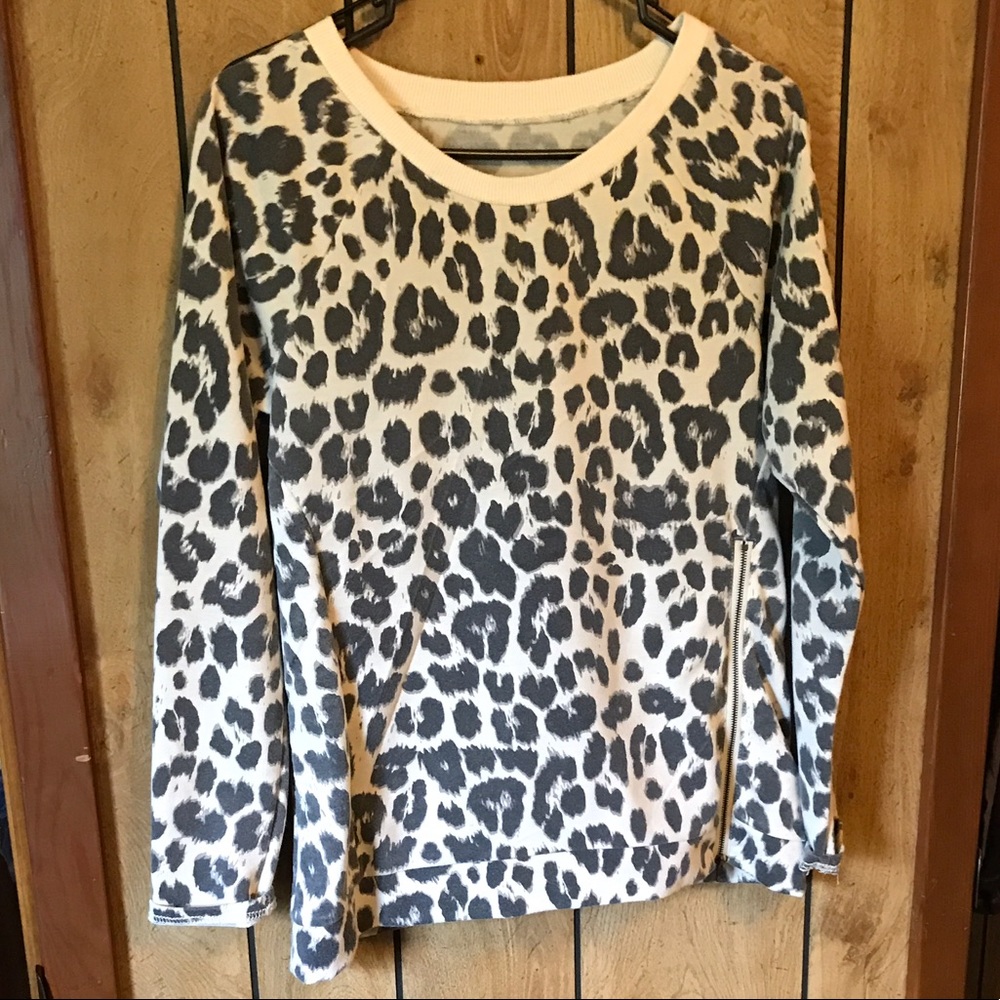 Leopard print sweatshirt