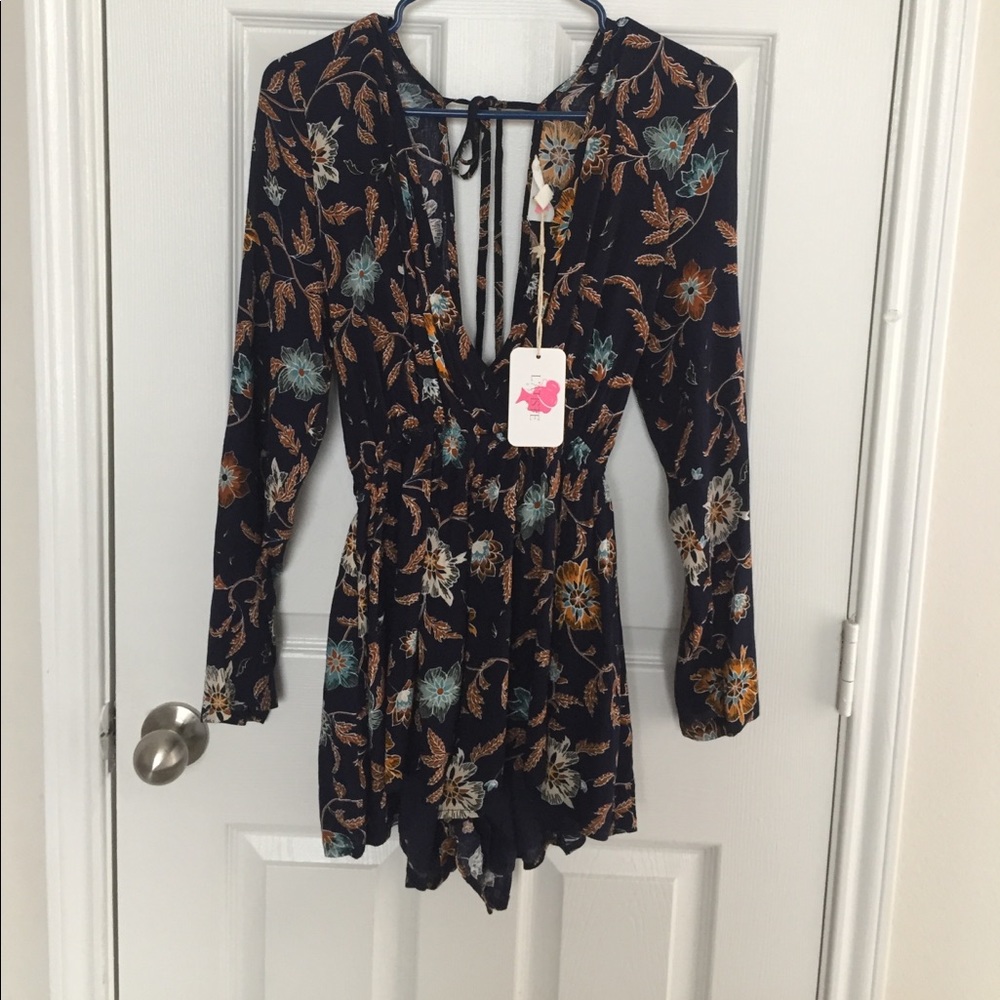 Low-cut floral print romper