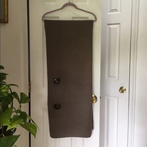 💨 NWOT  Taupe 4-Way Easy-Care Scarf 💨