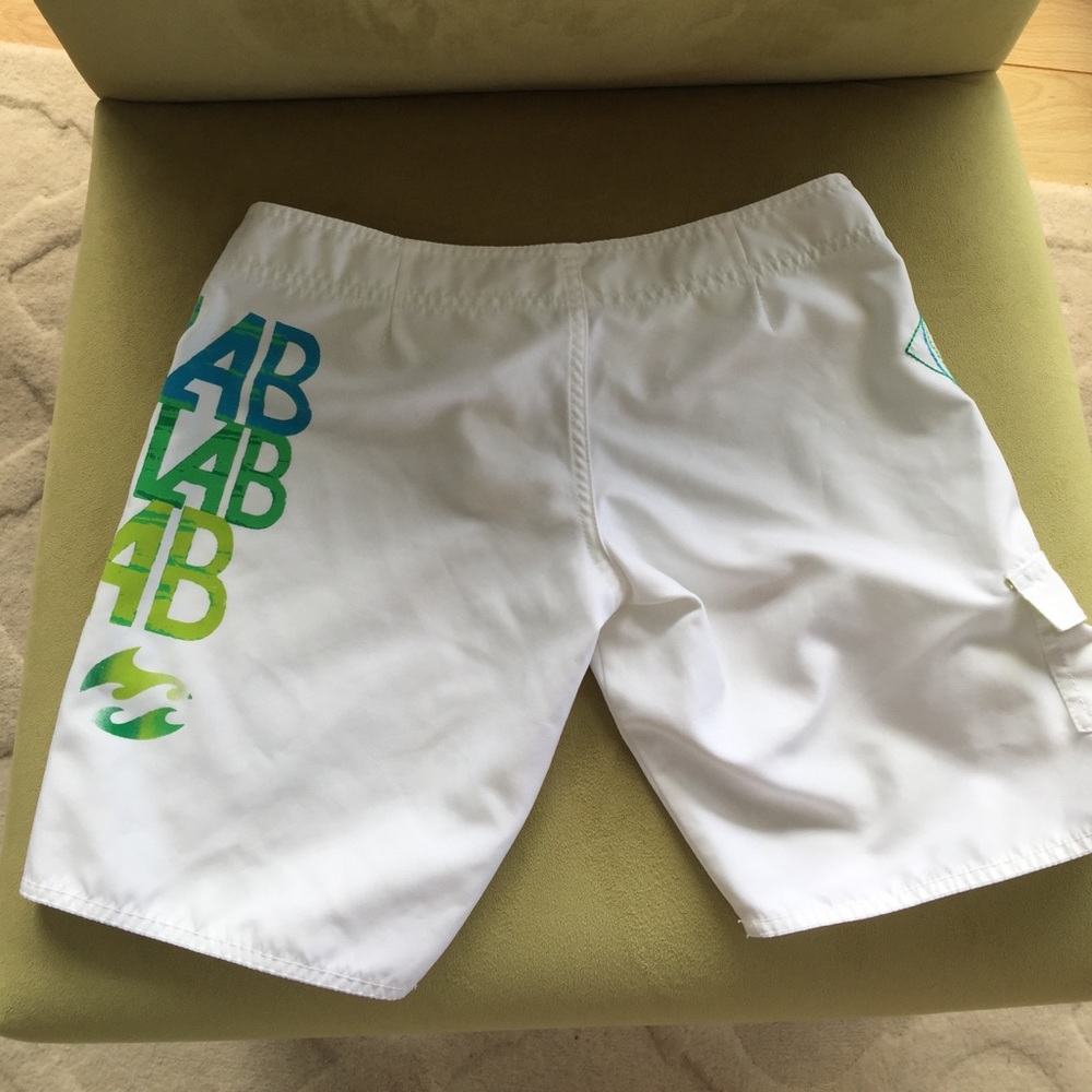 Billabong Surf/Board Shorts - Picture 2 of 5